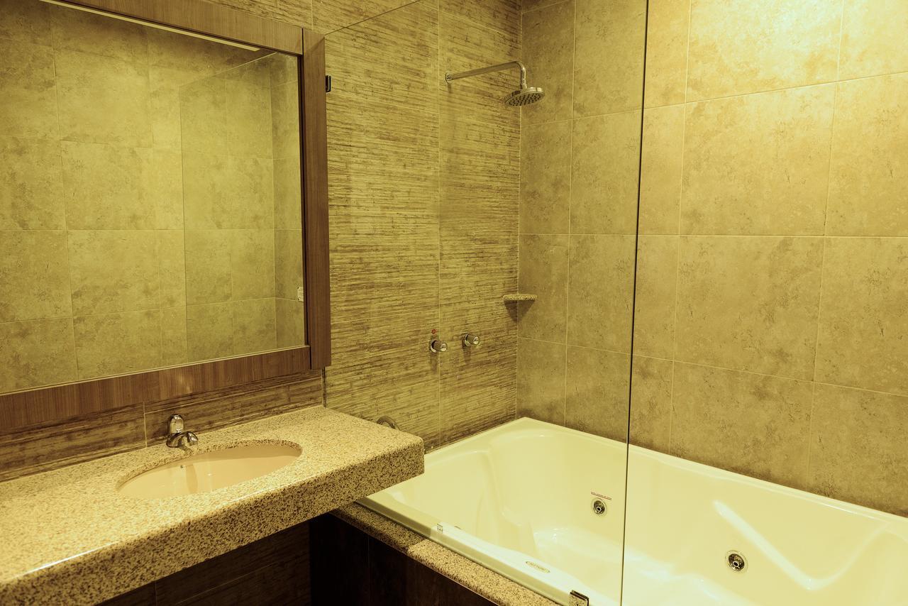 Np Hotel Y Suites Guayaquil Zewnętrze zdjęcie